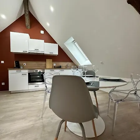 Apartment T2 Atypique Et Chaleureux *